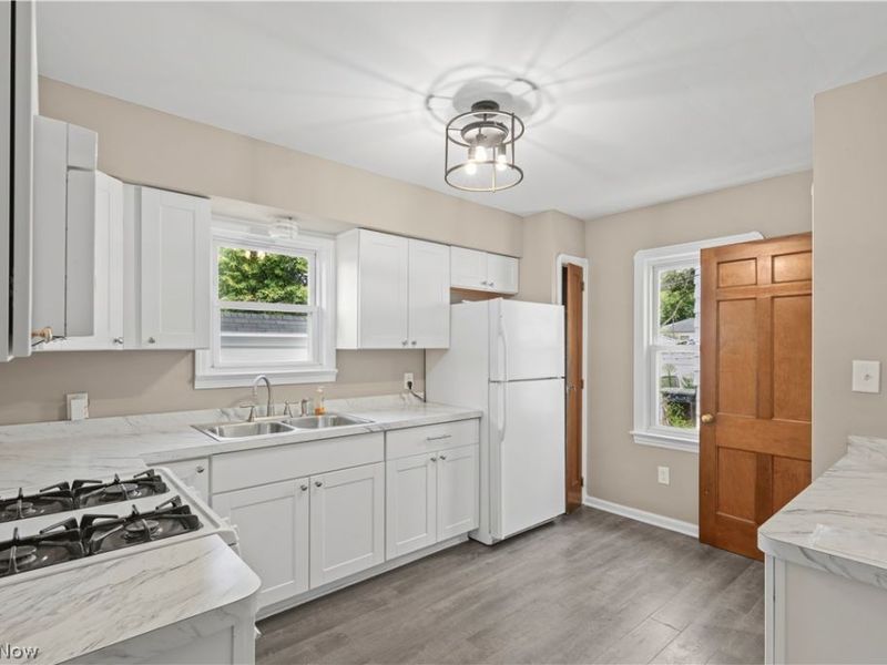4403 W 57th Street, Cleveland, OH 44144 Photo 9