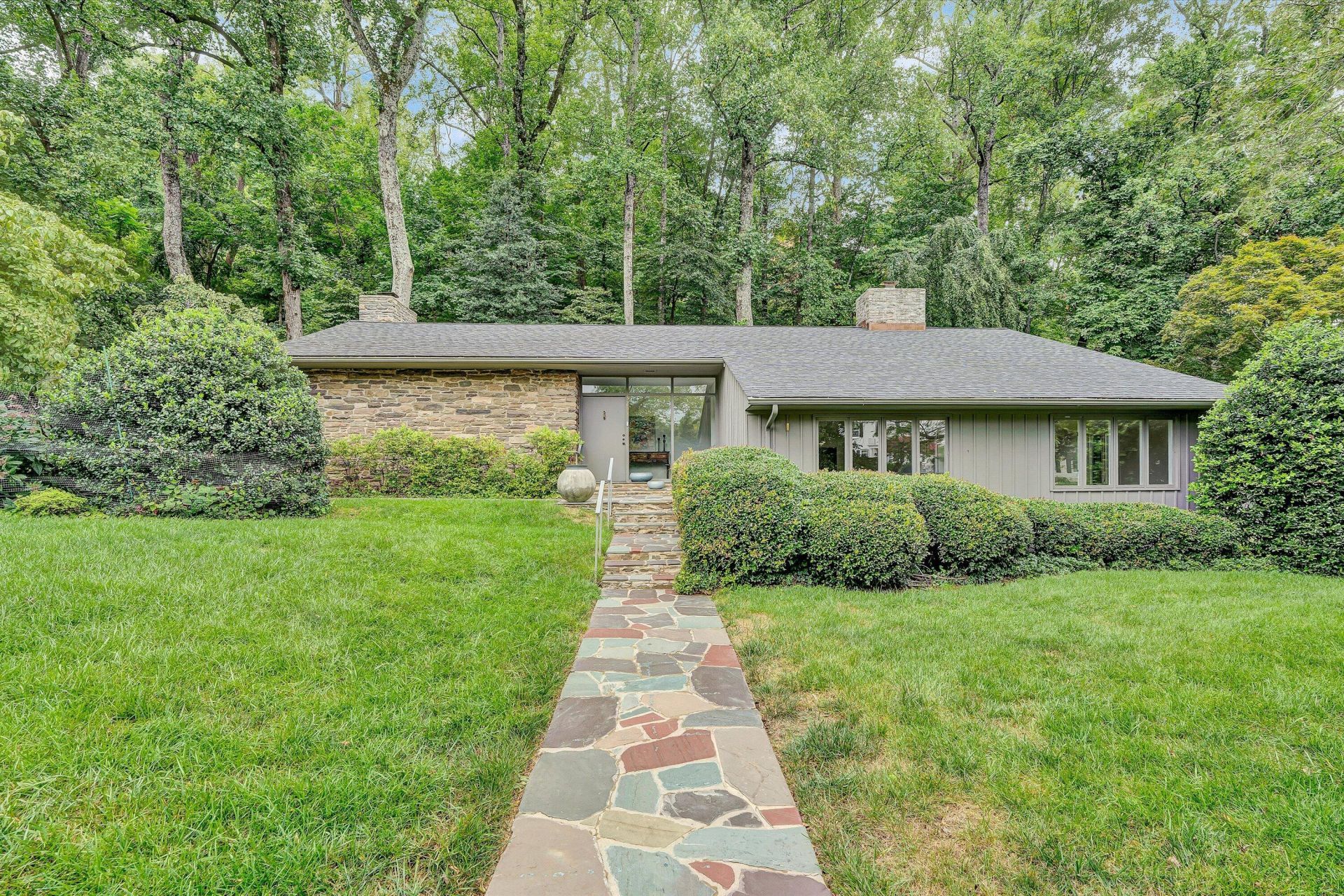 3203 Peakwood Dr Sw, Roanoke, VA 24014 Main Photo