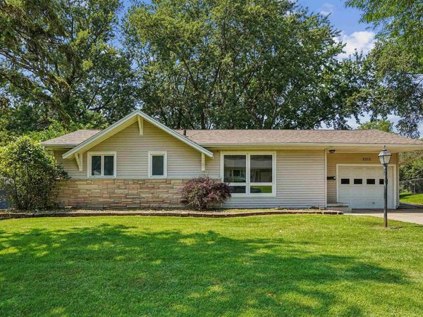 3311 Pridemore Drive, Cedar Falls, IA 50613