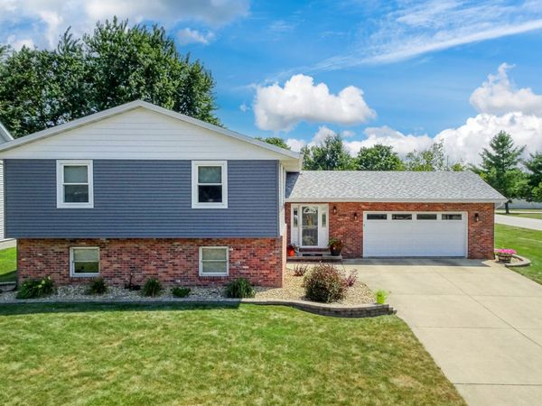 708 Kelley Drive , Heyworth, IL 61745