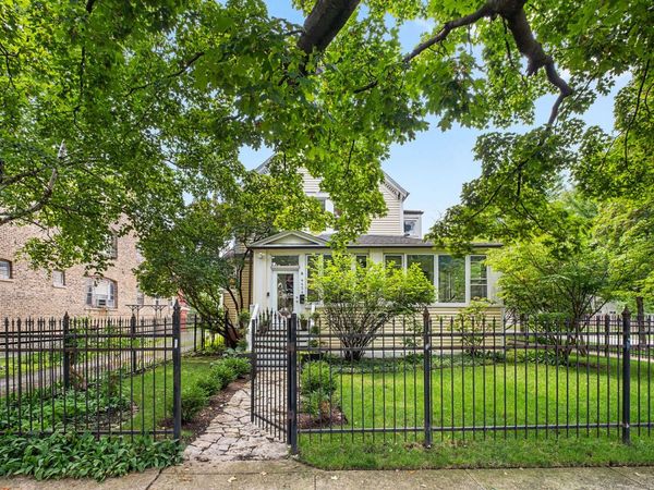 4454 N Kostner Avenue , Chicago, IL 60630