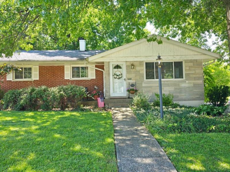 5615 Sprucewood Drive, Green Township, OH 45239 Photo 3