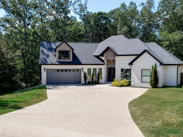904 Rolling Forest Drive, Jonesboro, AR 72404