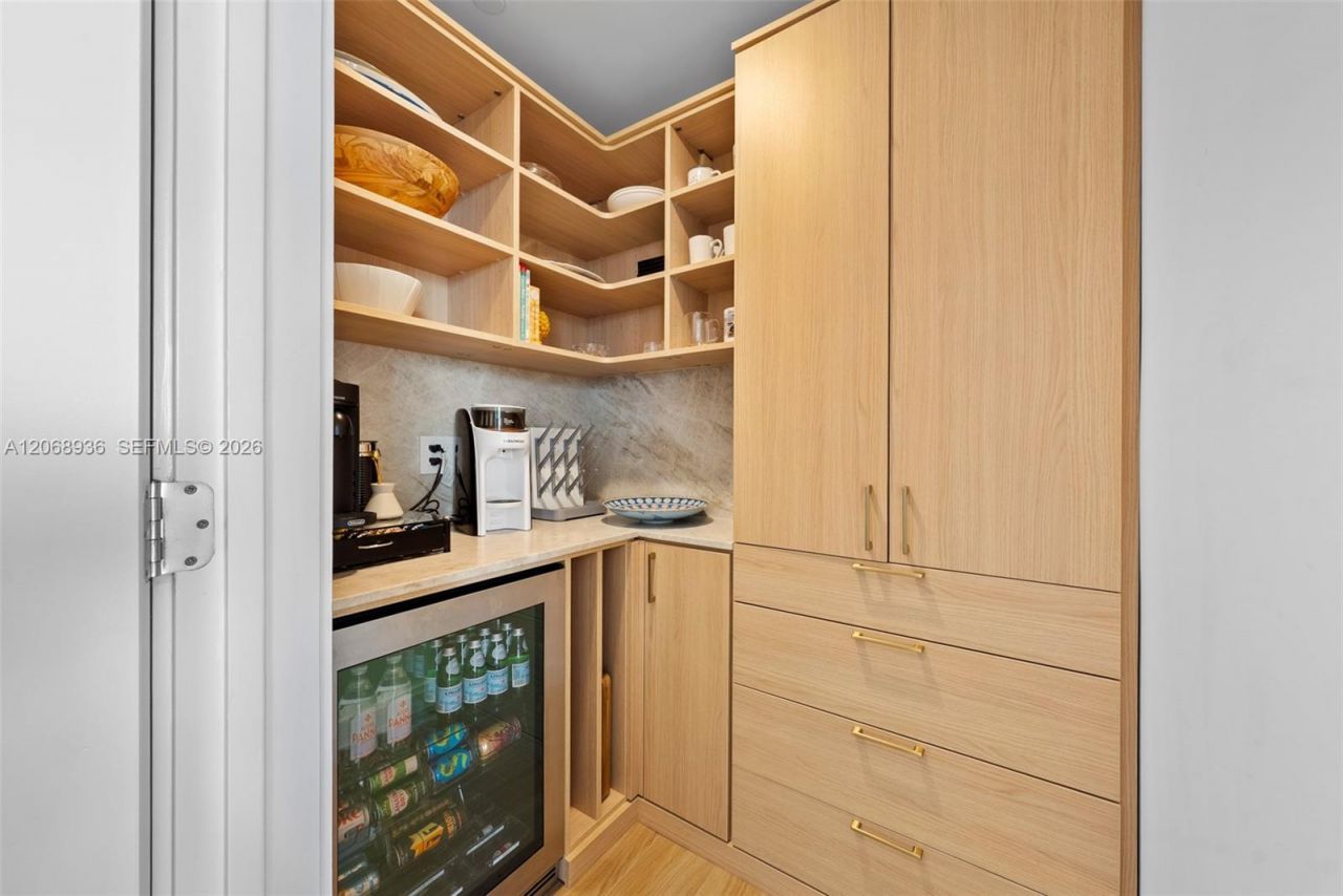 2678 Tigertail Ave , Unit 1806, Miami, FL 33133 Photo