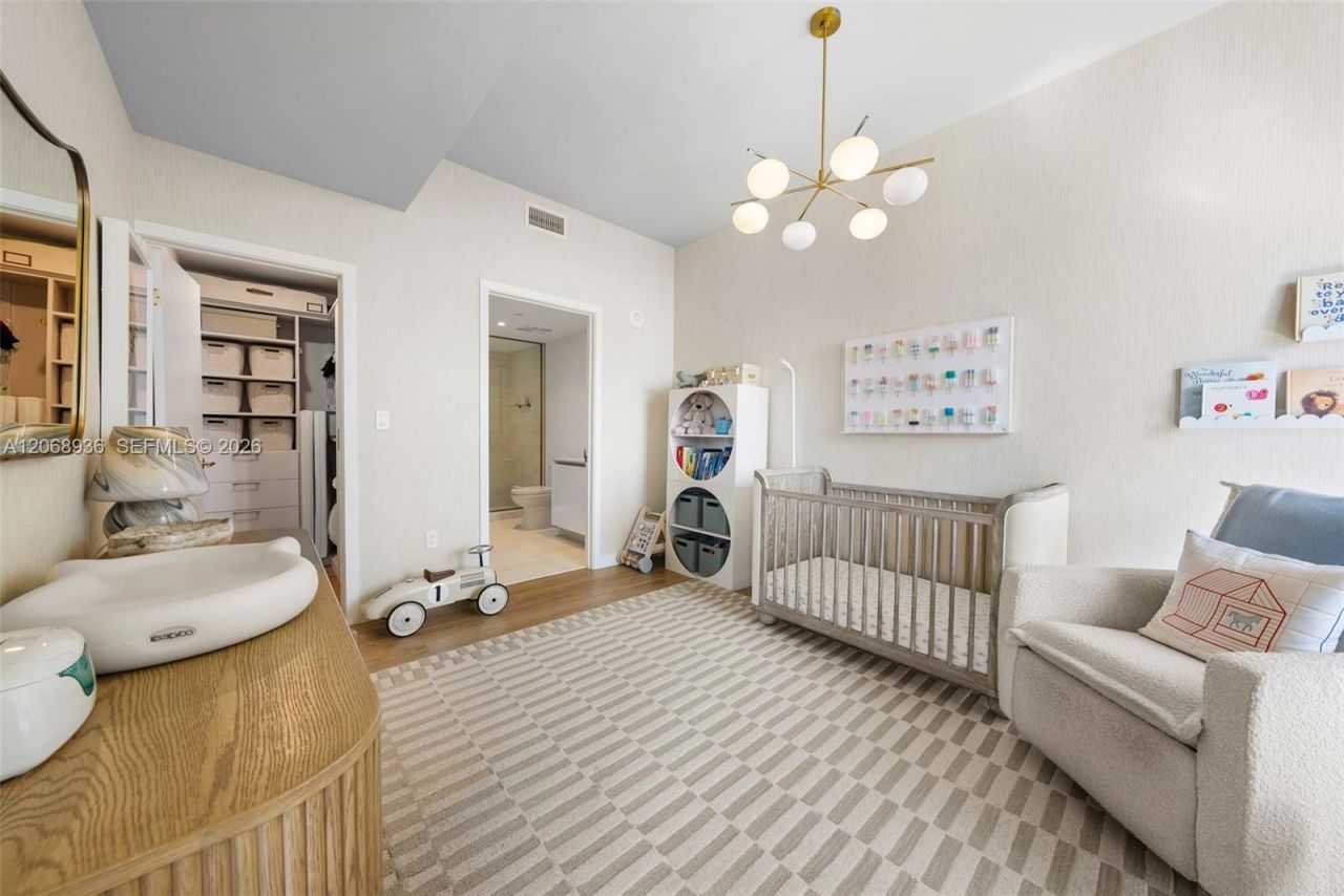 2678 Tigertail Ave , Unit 1806, Miami, FL 33133 Photo