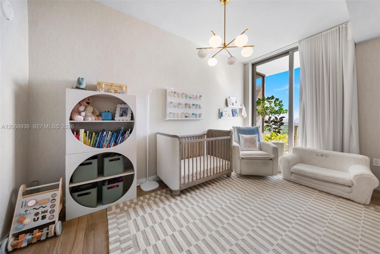 2678 Tigertail Ave , Unit 1806, Miami, FL 33133 Photo