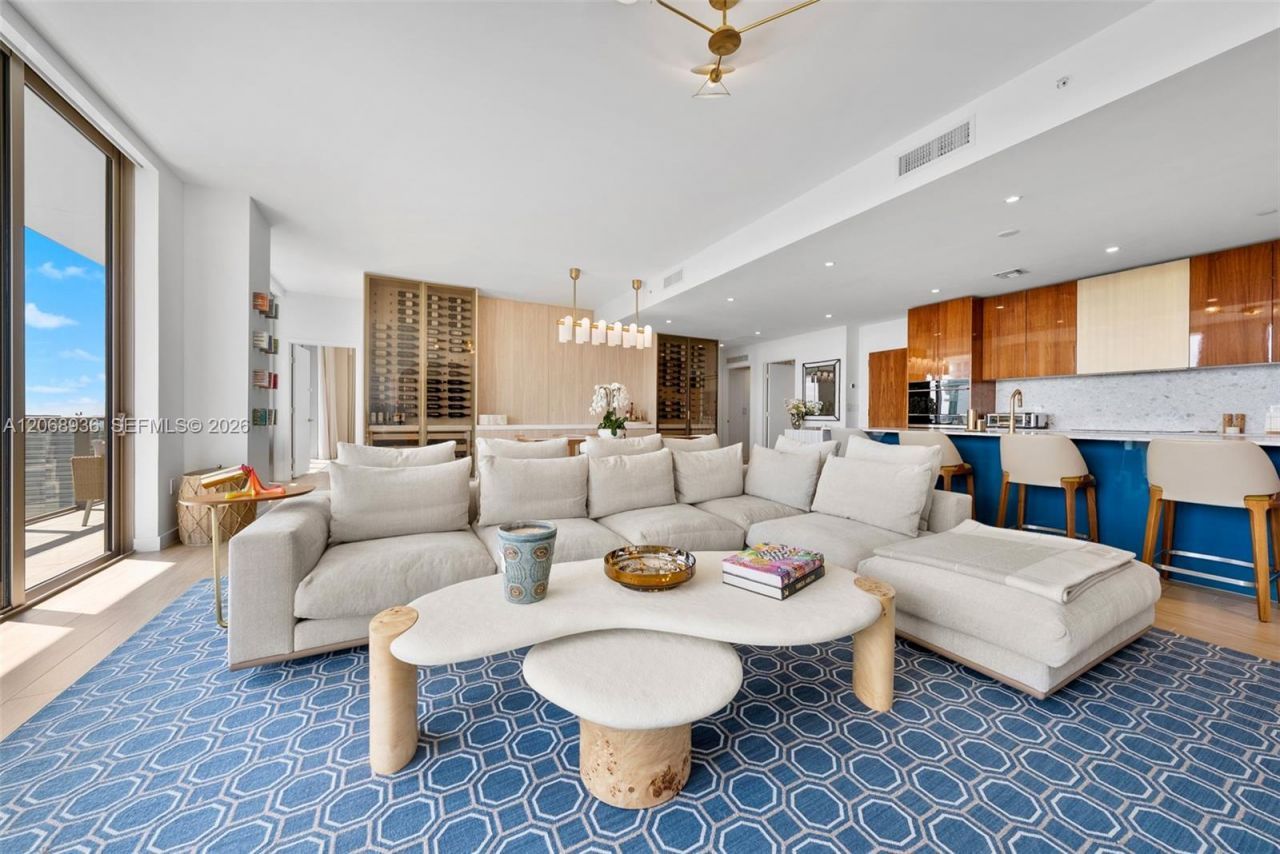 2678 Tigertail Ave , Unit 1806, Miami, FL 33133 Photo