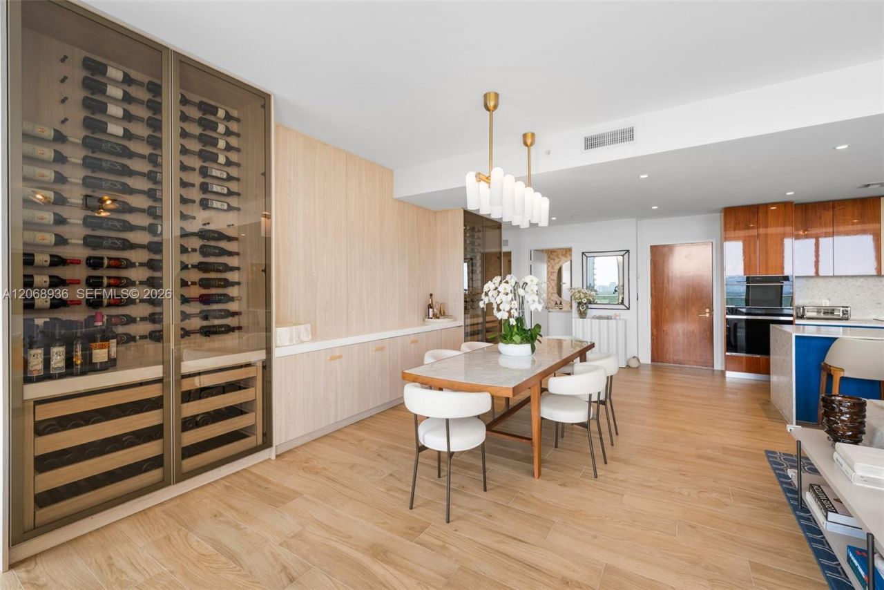 2678 Tigertail Ave , Unit 1806, Miami, FL 33133 Photo