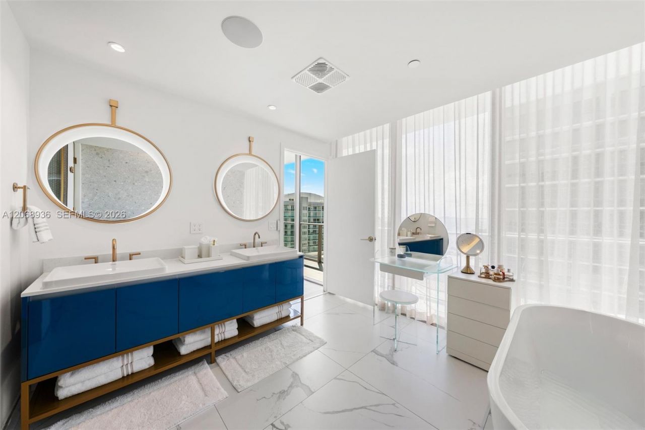 2678 Tigertail Ave , Unit 1806, Miami, FL 33133 Photo