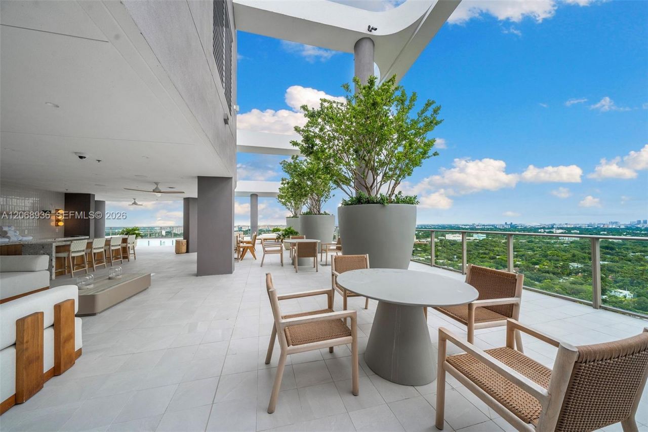 2678 Tigertail Ave , Unit 1806, Miami, FL 33133 Photo
