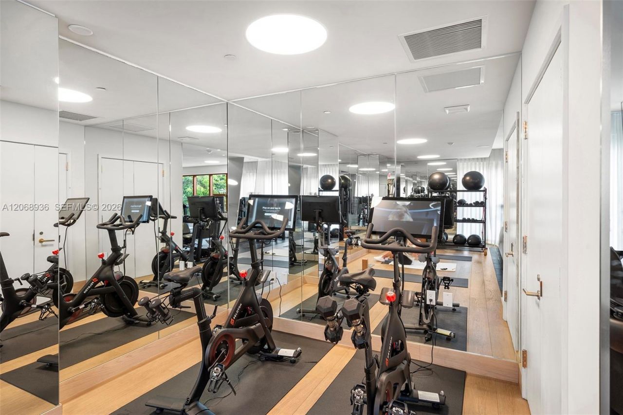 2678 Tigertail Ave , Unit 1806, Miami, FL 33133 Photo