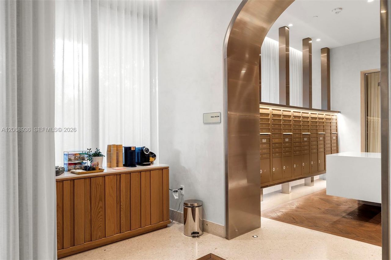 2678 Tigertail Ave , Unit 1806, Miami, FL 33133 Photo