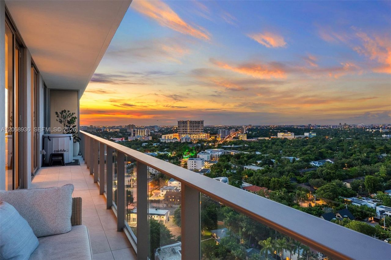 2678 Tigertail Ave , Unit 1806, Miami, FL 33133 Photo