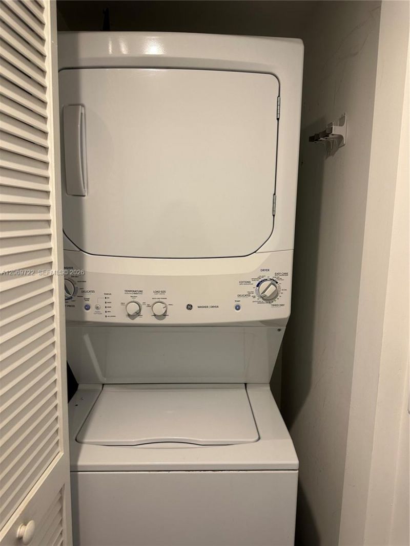 31 SE 6th St , Unit 405, Miami, FL 33131 Photo