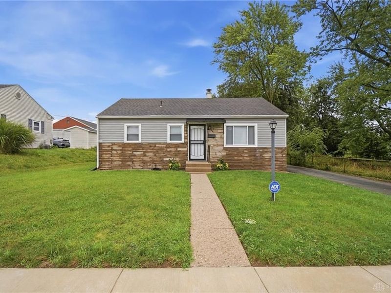 644 Cortland Drive, Springfield, OH 45505 Photo 2