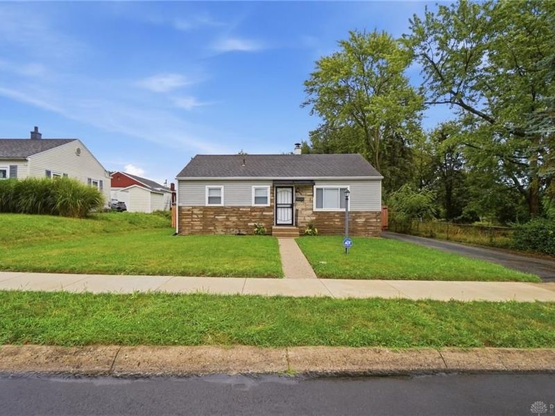 644 Cortland Drive, Springfield, OH 45505 Photo 3