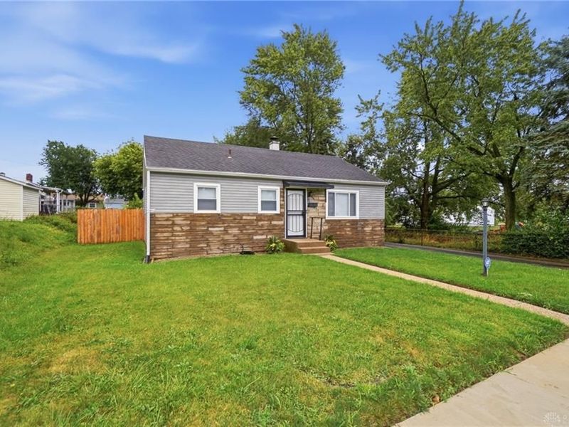 644 Cortland Drive, Springfield, OH 45505 Photo 4