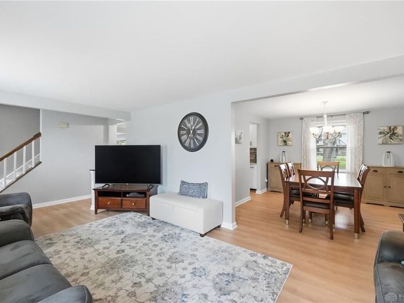 5320 Honeyleaf Way, Riverside, OH 45424 Photo 7