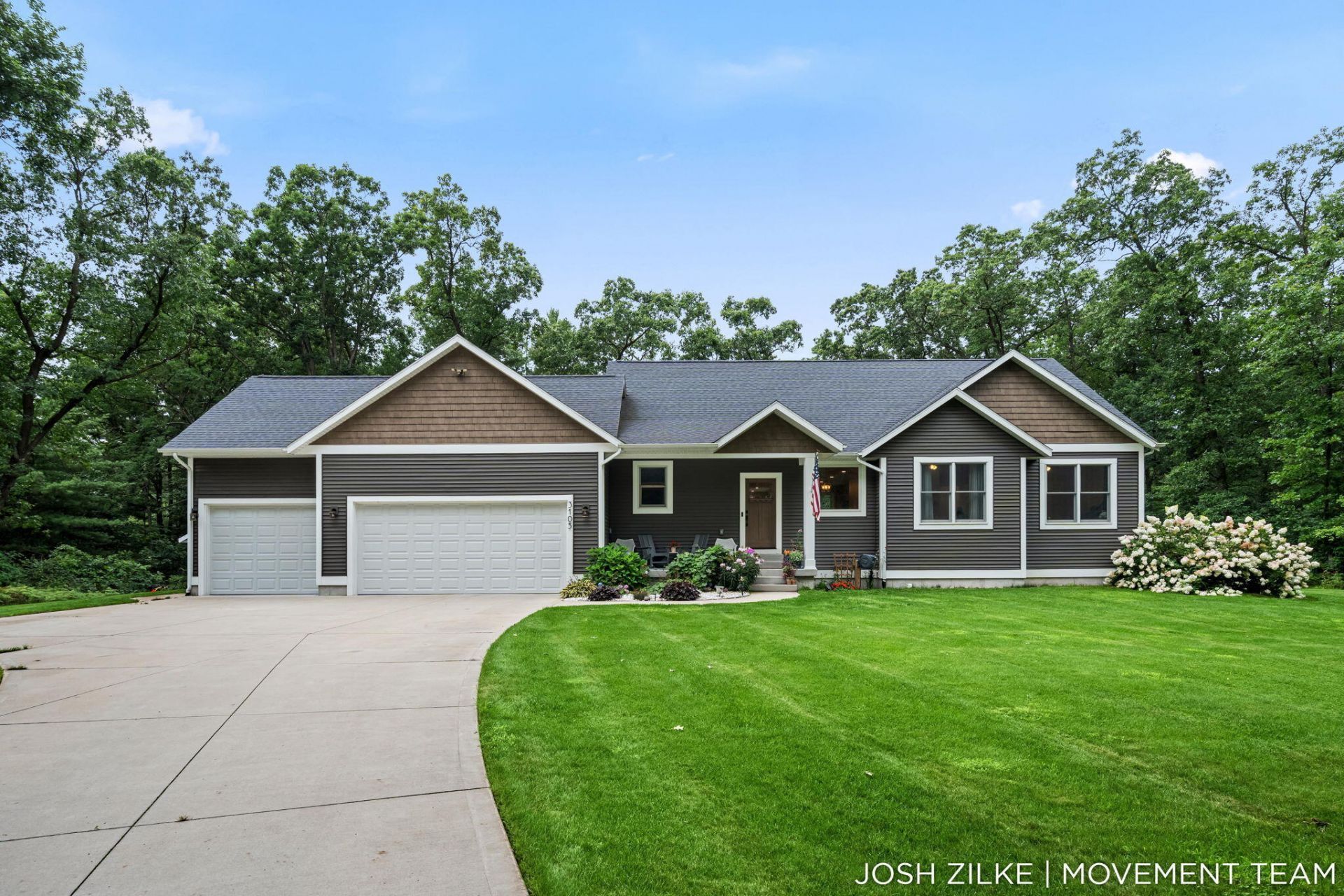 3105 Jamestown Lane, Fruitport, MI 49415 Main Photo