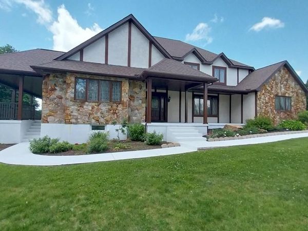 17 AUGUSTA LANE , FLEETWOOD, PA 19522