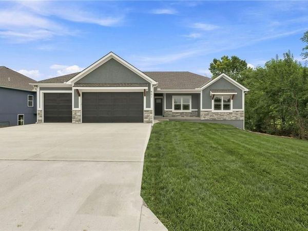 901 Captain Merriman Drive, Freeman, MO 64746