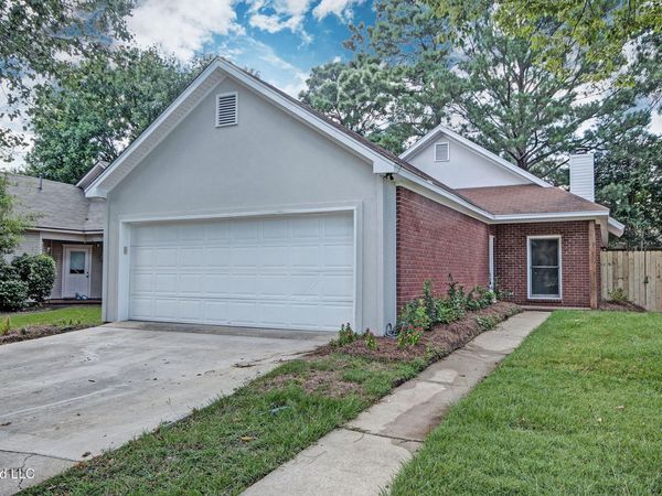 307 Pelahatchie Shore Drive, Brandon, MS 39047