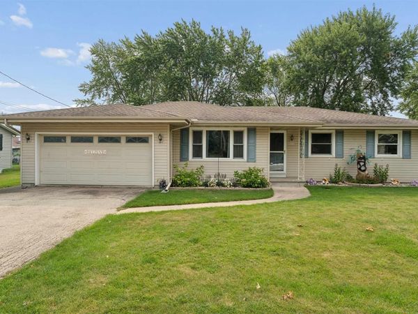 1045 GROVE STREET, Menasha, WI 54952