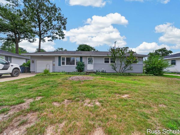 1501 Greenwich Road, Roosevelt Park, MI 49441