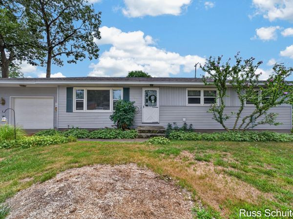 1501 Greenwich Road, Roosevelt Park, MI 49441