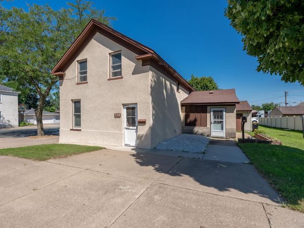 239 3rd Avenue W, Shakopee, MN 55379
