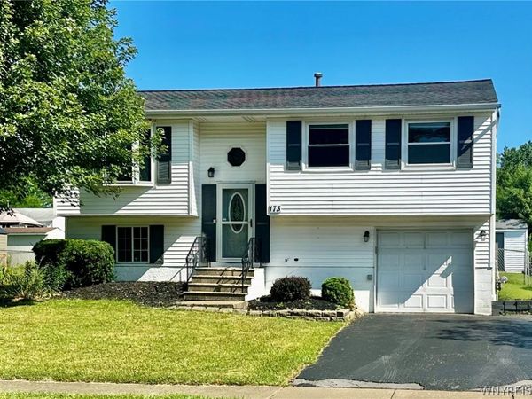 173 Oakhill Drive , Hamburg, NY 14075