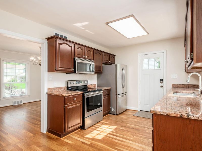 2559 Welsford Road, Columbus, OH 43221 Photo 10
