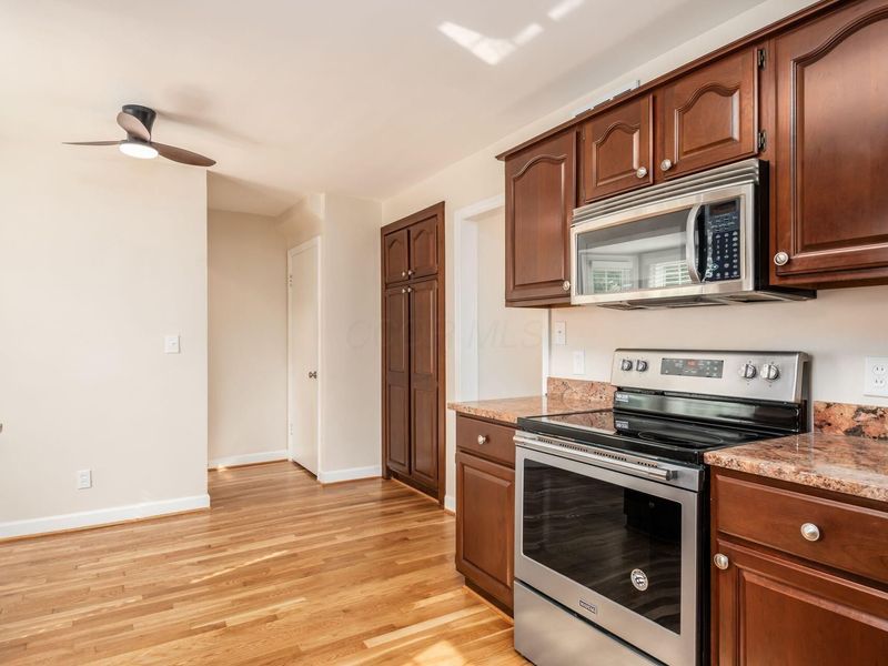 2559 Welsford Road, Columbus, OH 43221 Photo 12