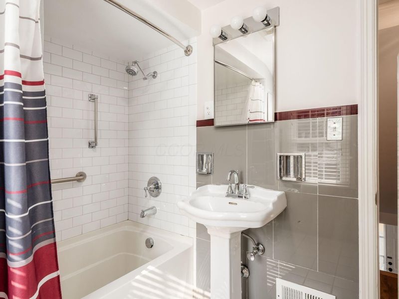 2559 Welsford Road, Columbus, OH 43221 Photo 24