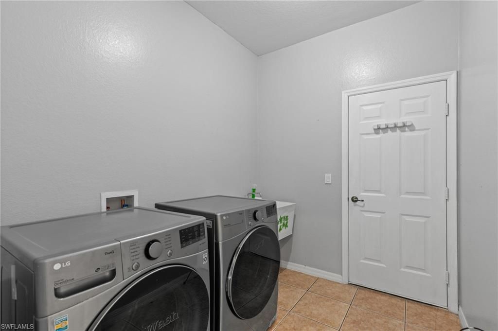 1012 NW 33rd Pl, Cape Coral, FL 33993 Photo
