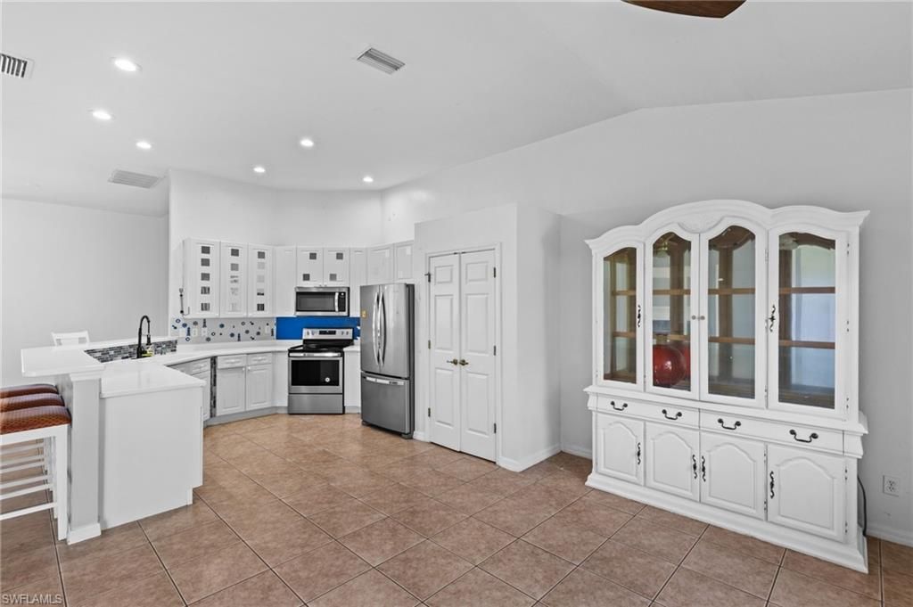 1012 NW 33rd Pl, Cape Coral, FL 33993 Photo