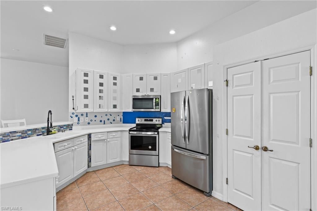1012 NW 33rd Pl, Cape Coral, FL 33993 Photo