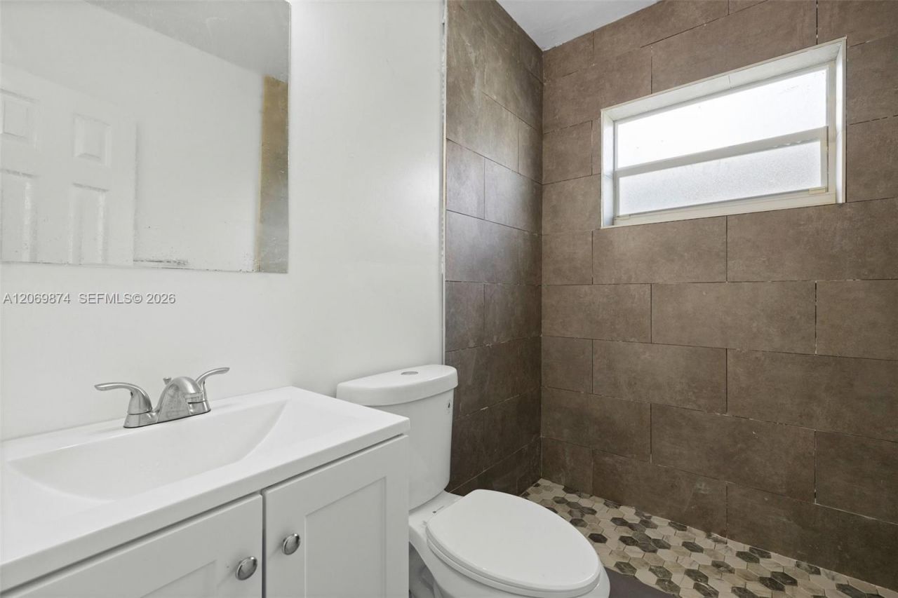 7721 Dickens Ave, Unit 6, Miami Beach, FL 33141 Photo
