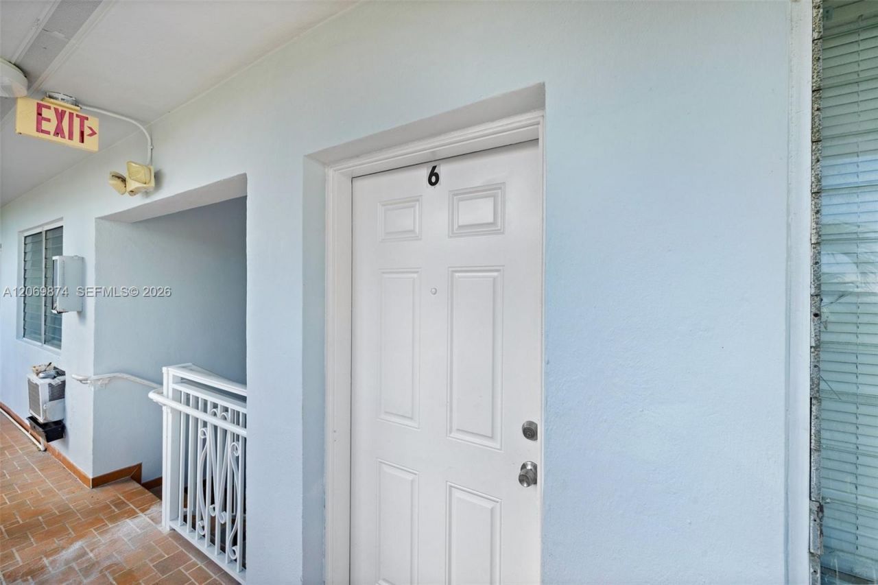 7721 Dickens Ave, Unit 6, Miami Beach, FL 33141 Photo