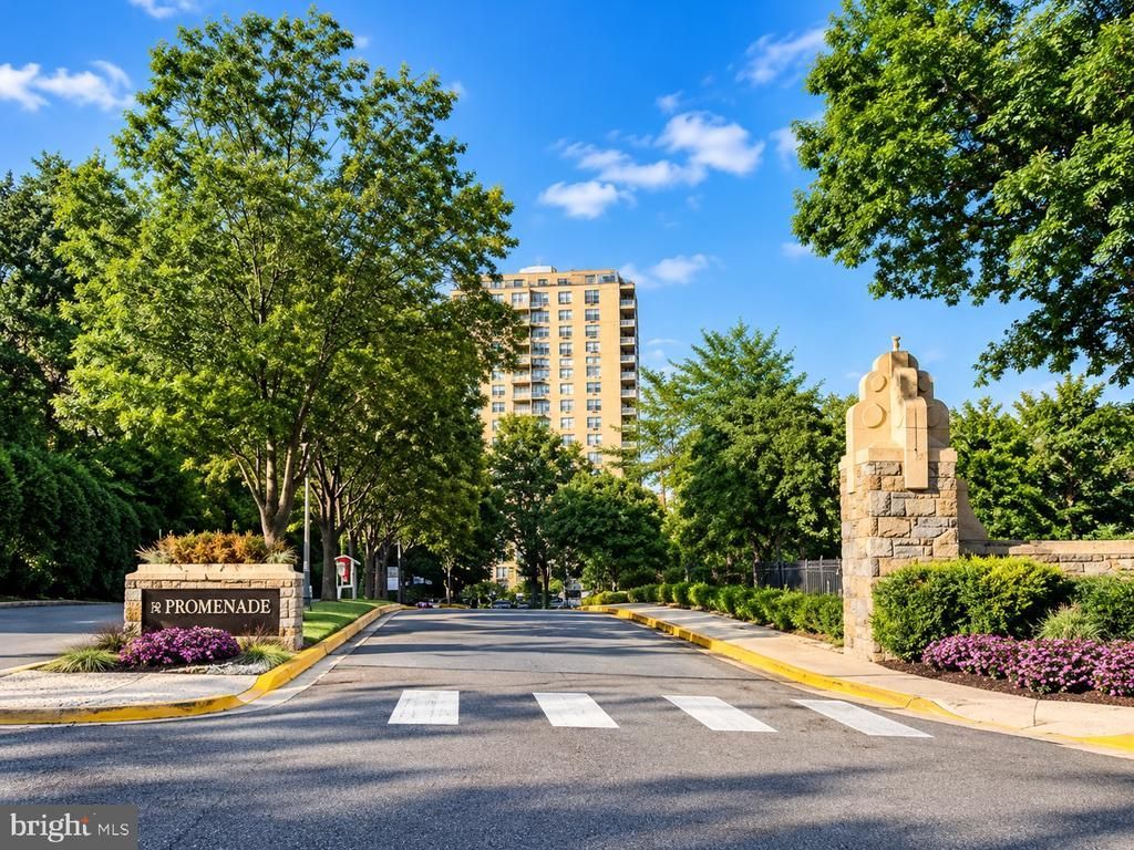 5225 POOKS HILL ROAD, BETHESDA, MD 20814