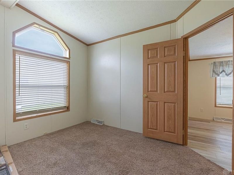 11054 Oakwood Village Boulevard, Miamisburg, OH 45342 Photo 14