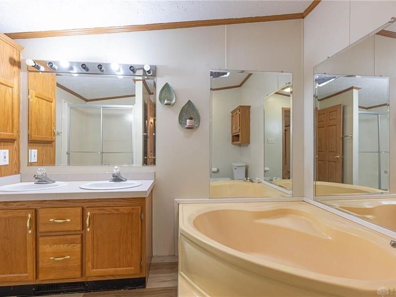 11054 Oakwood Village Boulevard, Miamisburg, OH 45342 Photo 17