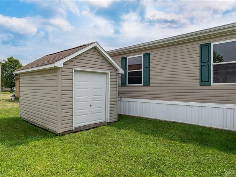 11054 Oakwood Village Boulevard, Miamisburg, OH 45342 Photo 23