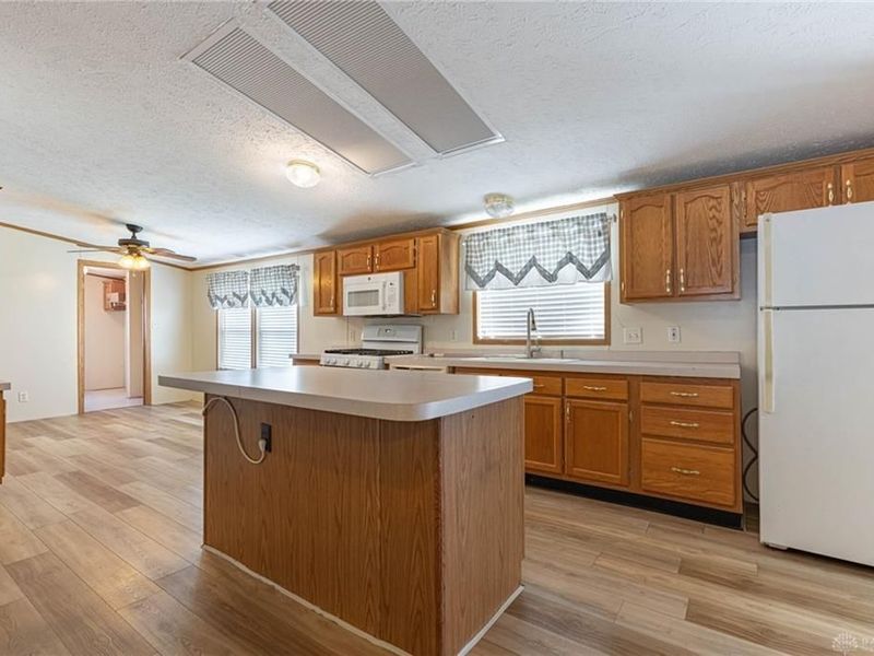 11054 Oakwood Village Boulevard, Miamisburg, OH 45342 Photo 6