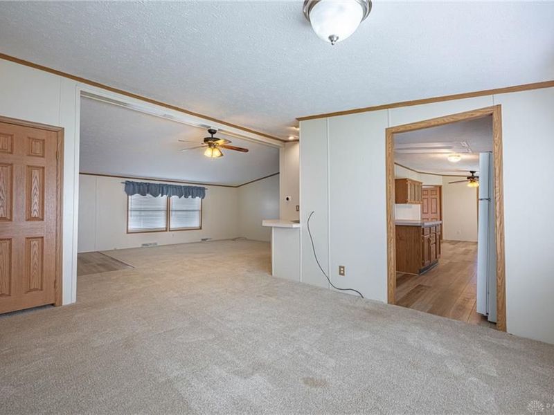11054 Oakwood Village Boulevard, Miamisburg, OH 45342 Photo 7