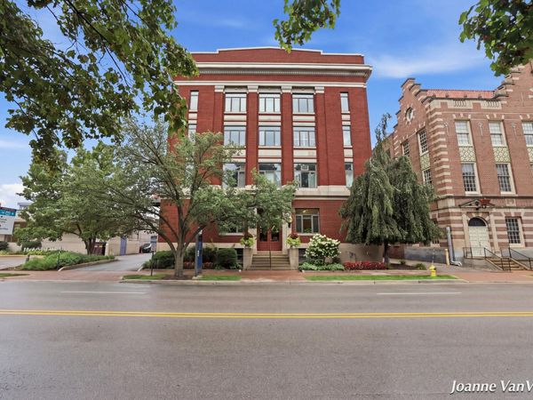 17 W 10th Street, Unit 470, Holland, MI 49423
