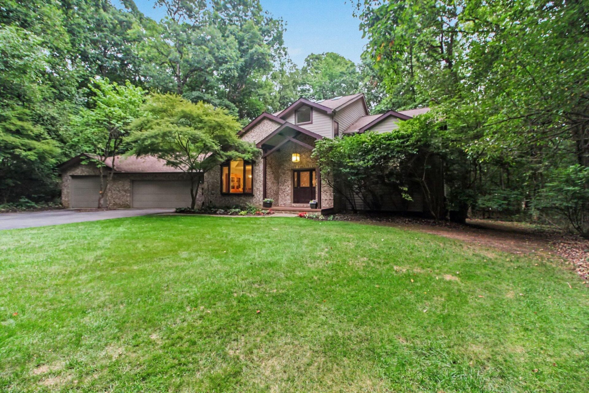 7493 Black Forest Drive, Dexter, MI 48130 Main Photo