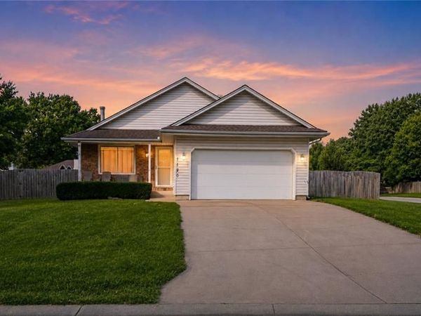 1120 NE Banner Drive, Lee's Summit, MO 64086
