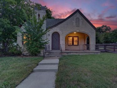 2813 E Rosedale Street, Fort Worth, TX 76105