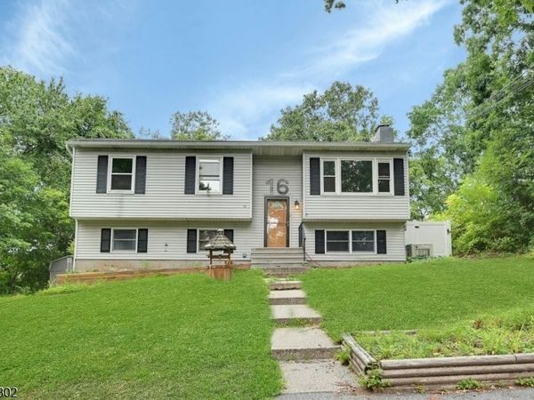 16 Essex Rd, Wantage, NJ 07461